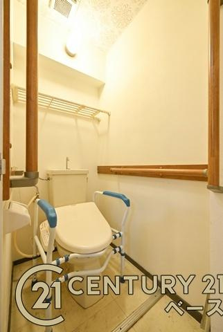 朝日プラザ帝塚山東の独立洗面台|ＡＩによる残置物除去を行った画像を使用しています。