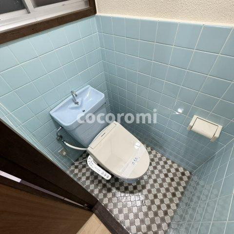 枚方上之町戸建のトイレ