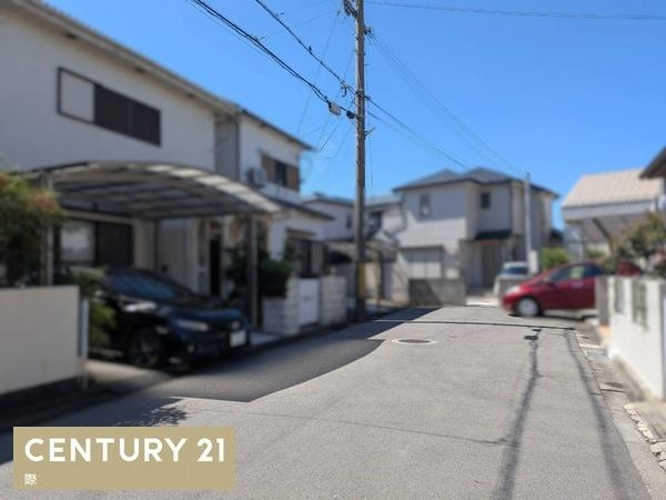 和歌山市榎原　中古戸建の前面道路含む現地写真