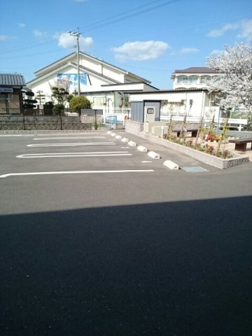 フォレストーリー　Ⅰの駐車場