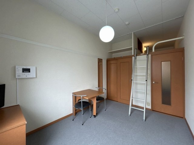 レオパレス屋形の森の居間・リビング