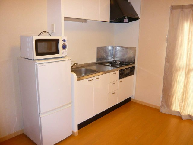 レオパレスフェリーチェ南新木のキッチン|三口で広いキッチンです。