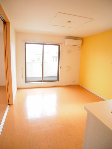 セレッソ三輪野山の居間・リビング