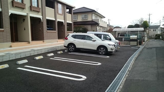 ベル・コリーヌＣの駐車場|駐車場完備です