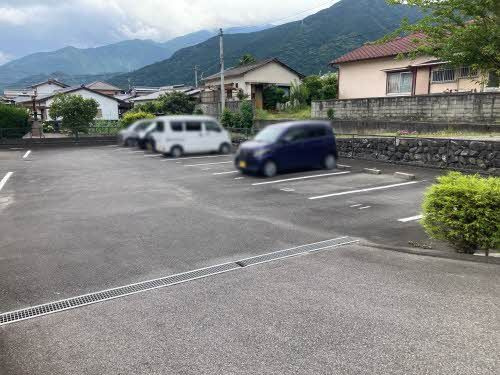 シャーメゾンＭａｎａｂｅの駐車場