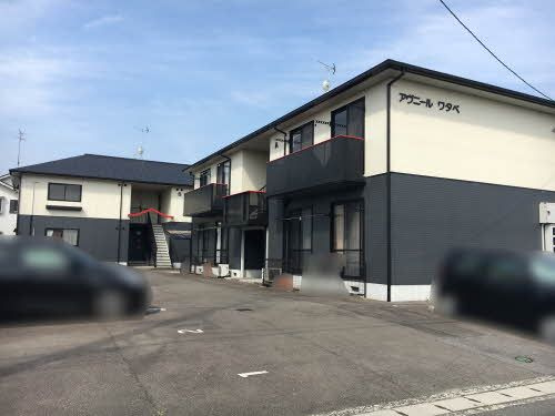 アヴィニールワタベ Ｂ棟の駐車場