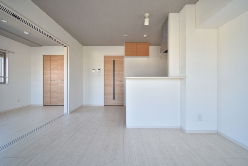 久留米市東櫛原町の賃貸マンションの居間・リビング|おしゃれな居間です