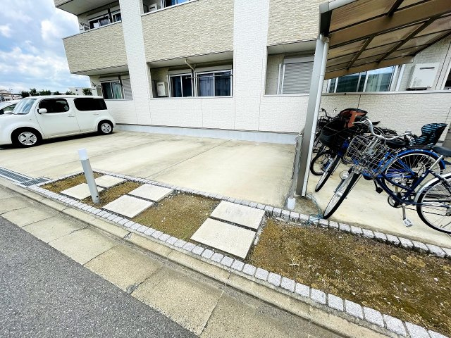 プライム　ヴィスタの駐車場