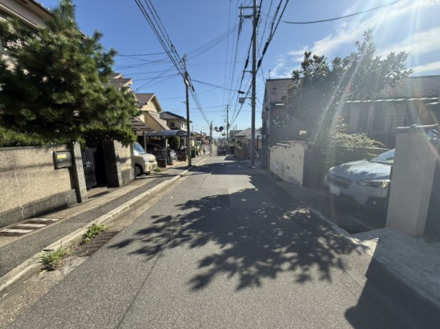 歌敷山３丁目土地の前面道路含む現地写真