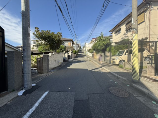 歌敷山３丁目土地の前面道路含む現地写真