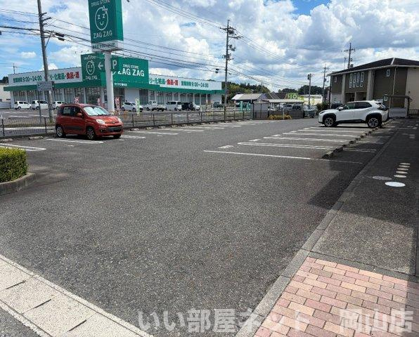 【駐車場】