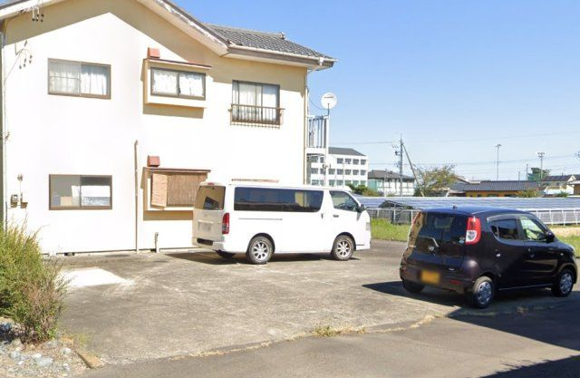 和アパートの駐車場