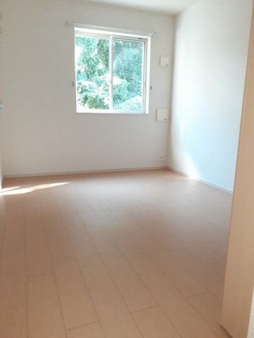 ルート３＆Ｍ・ＹⅥの内装|明るい色調の室内です