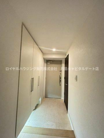 ザ・クレストタワーの玄関
