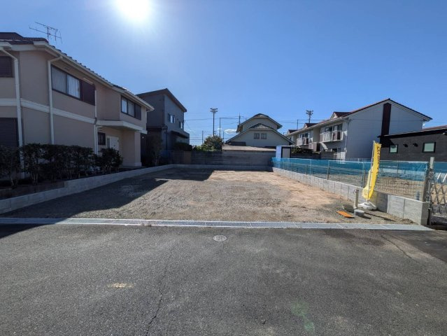 岡山市北区西花尻 1期①号棟の駐車場|◆駐車スペースは並列駐車3台分可能です。
