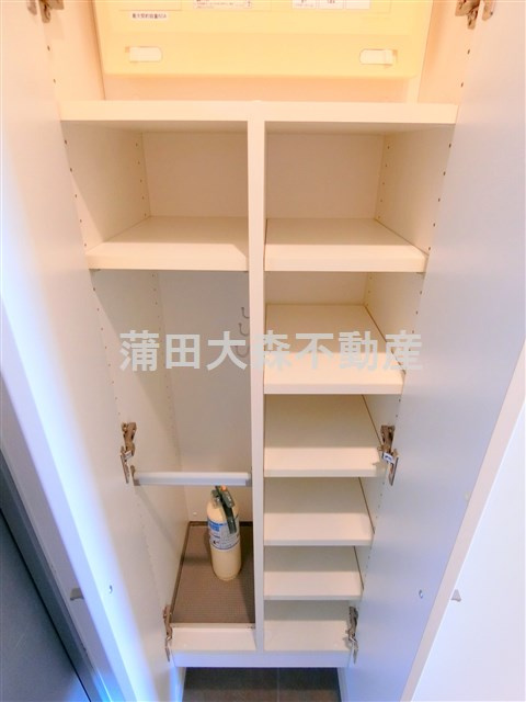 イプセ多摩川緑地の設備|玄関収納　シューズBOX　傘立て