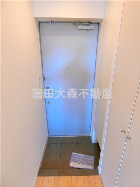 イプセ多摩川緑地の玄関