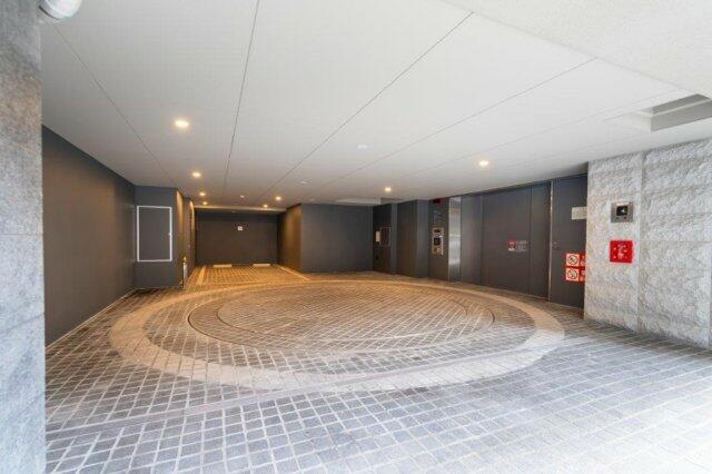 アクシルコート日本橋本町の駐車場