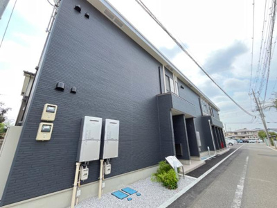 【エントランス】 | ブロッサム | 外観写真（昼）