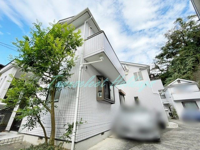 鎌倉市佐助１丁目のアパートの外観