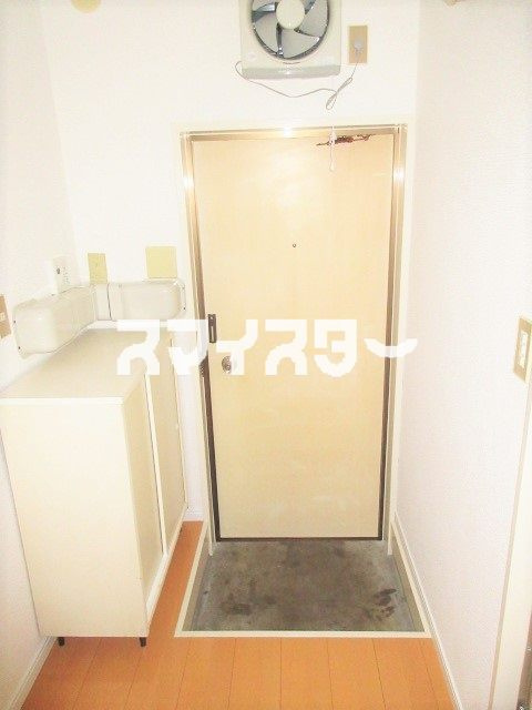 立川市高松町１丁目の賃貸マンションの玄関