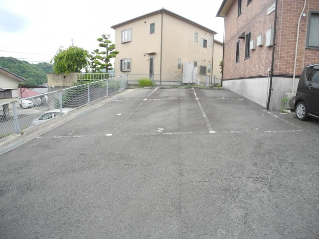 ウィルモアかわはらの駐車場