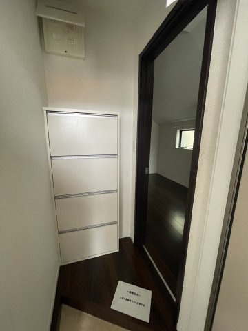 リーヴェルポート横浜三ツ沢LUKIAの玄関