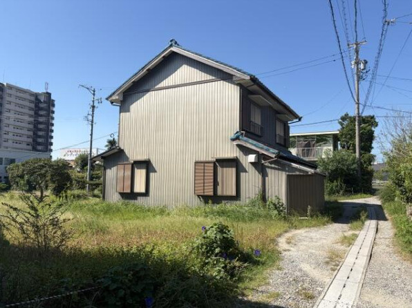 知多郡武豊町字迎戸　売り土地の前面道路含む現地写真