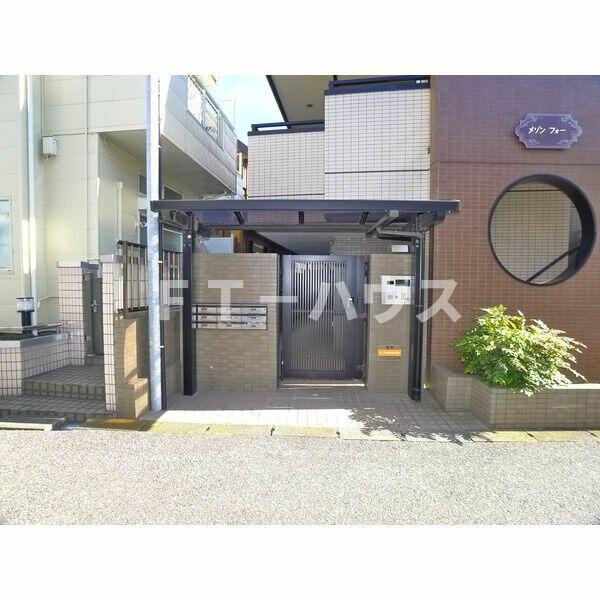 メゾンフォーのエントランス