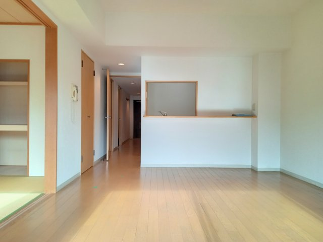 川崎市麻生区黒川の賃貸マンションの居間・リビング
