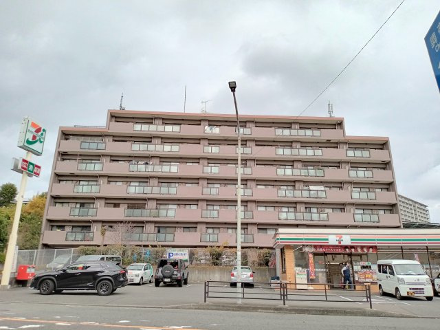 川崎市麻生区黒川の賃貸マンションの外観