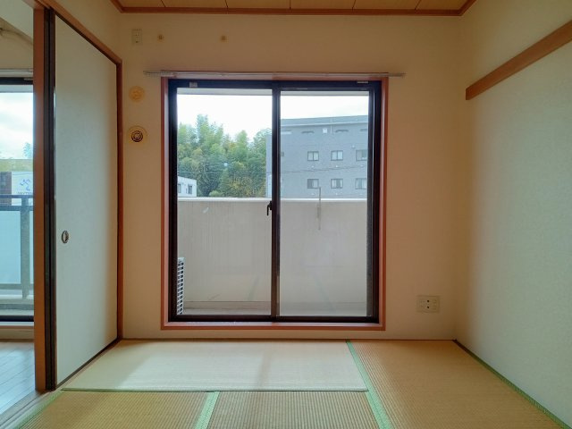 川崎市麻生区黒川の賃貸マンションの和室