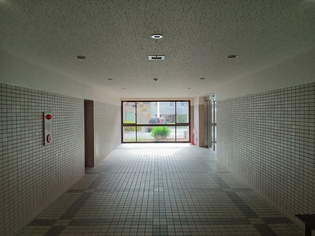 川崎市麻生区黒川の賃貸マンションのロビー
