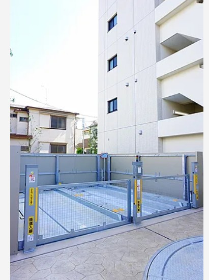 プライマル板橋本町の駐車場
