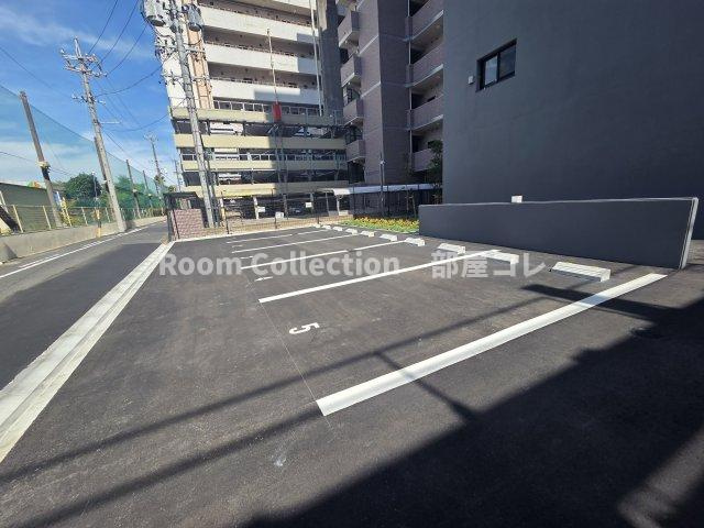 S-RESIDENCE高岳bresa(ブレサ)の駐車場