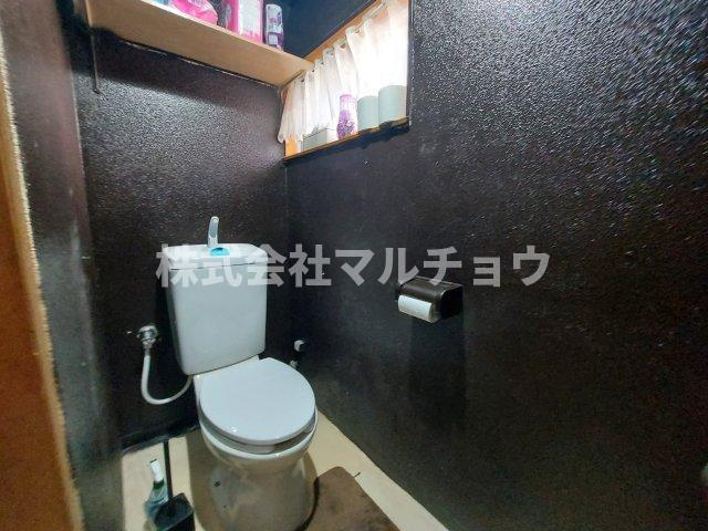 末広戸建てのトイレ|シンプルで使いやすいトイレです
