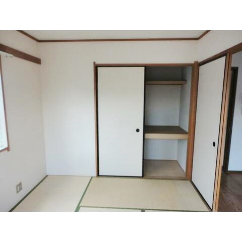 茅ヶ崎市小和田３丁目のアパートの収納