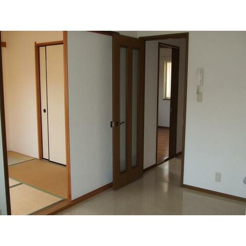 茅ヶ崎市小和田３丁目のアパートの寝室