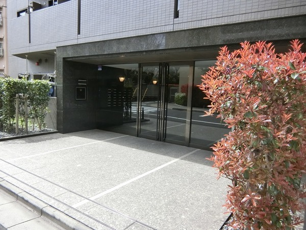 ルーブル蒲田七番館のエントランス|毎日通るエントランスはこのようになっています