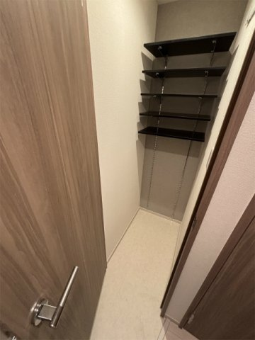 R-Residence南千束の玄関|落ち着いた玄関です