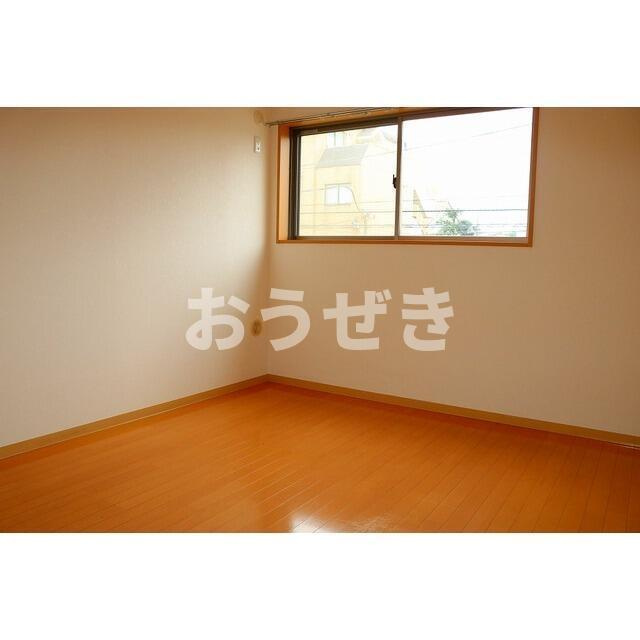 オーシャン本牧の居間・リビング|洋室6.4帖