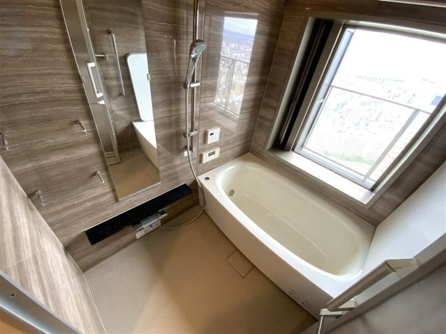 大阪市北区中之島６丁目の中古マンションの浴室