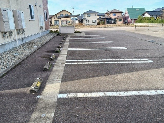 メロディ　Ｃの駐車場