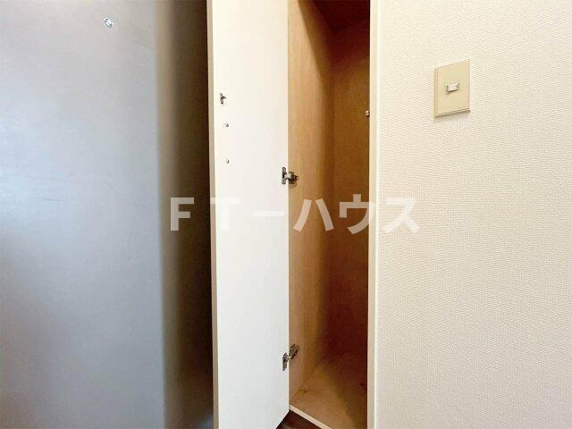 プロシード幕張本郷の玄関
