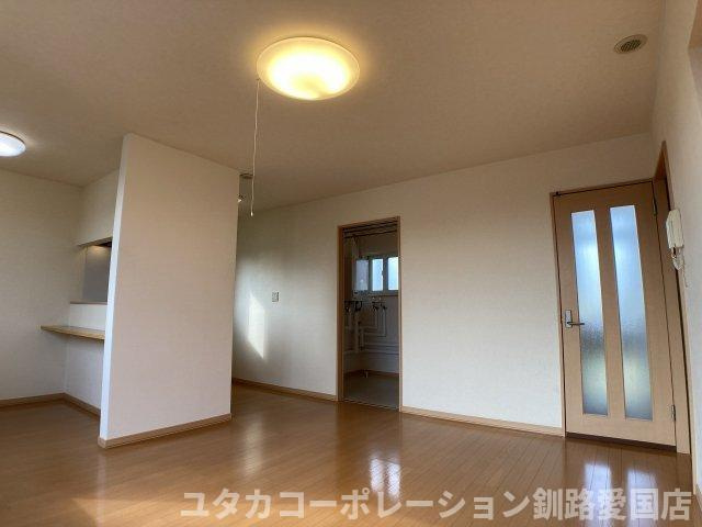 【居間・リビング】 | ◆収益物件◆メゾンフルールⅠ・Ⅱ（2棟一括）