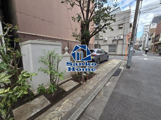 ソルフィエスタ御徒町ベレッツァの駐車場