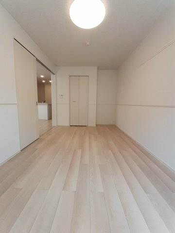 【内装】 | メゾン　アンジュ | 明るい色調の室内です