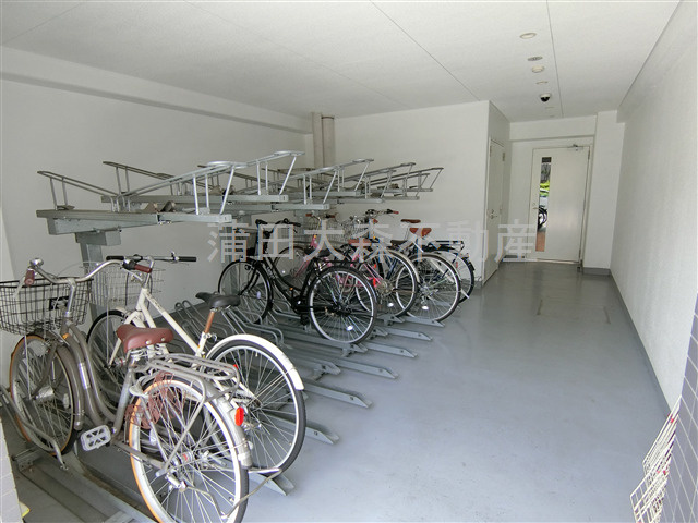メイクスデザイン千鳥町アジールコートのその他共用部分|屋根付き駐輪場