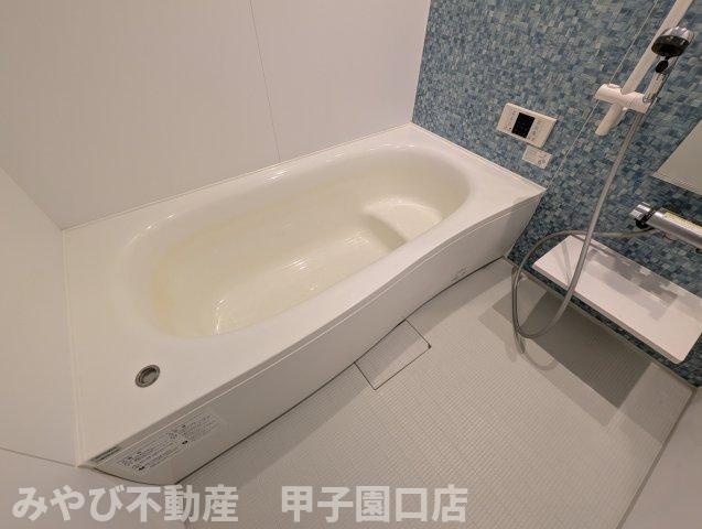 SOLEADO鳴尾の浴室