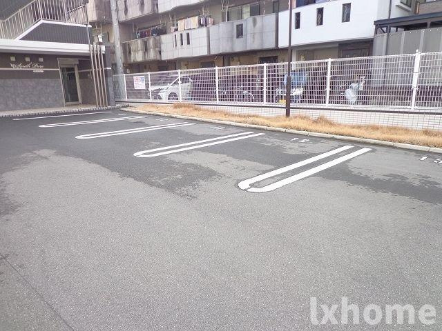 サウス　ピュアの駐車場